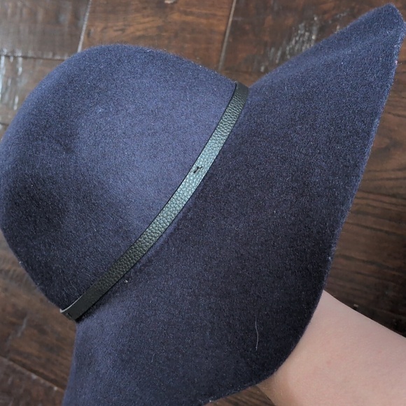 HOUSE OF HARLOW 1960 I NWOT Black Wool Wide Brim Floppy Hat w/ Gold Accents, O/S - Picture 4 of 13